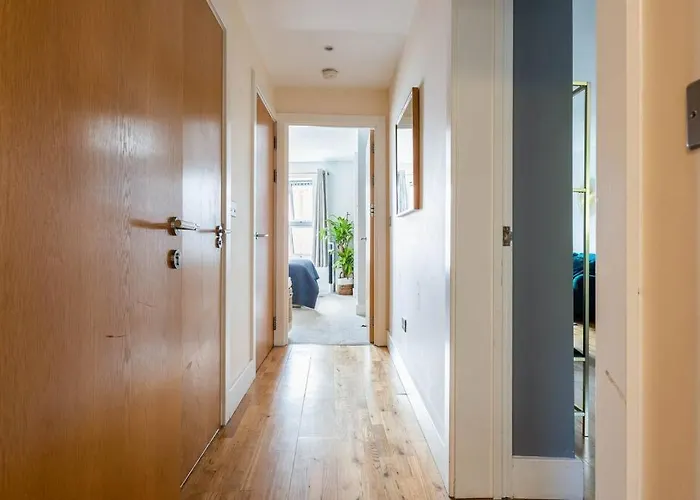 Beautiful & Cosy Harbourside - Free Parking 布里斯托