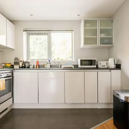 Beautiful & Cosy Harbourside - Free Parking Apartmán *