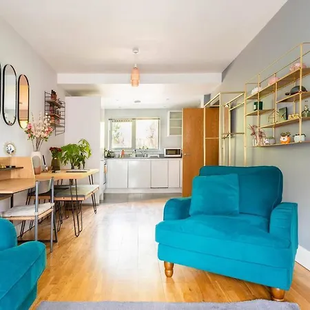 Beautiful & Cosy Harbourside - Free Parking Bristol